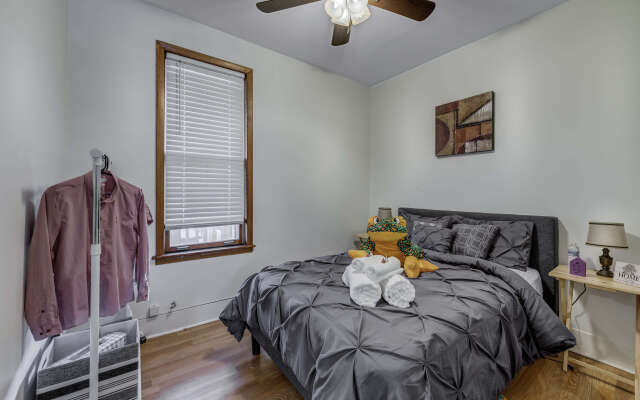 D-L-1 Historical Pullman - Furnished Apartments