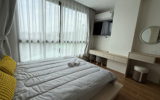 Milaya s Basseynom Ryadom s Morem Flat