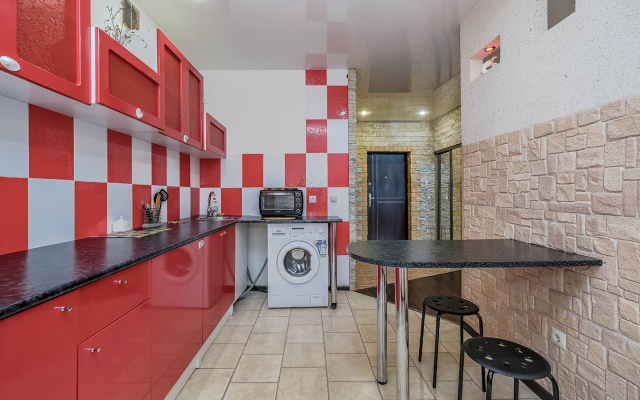 Квартира рядом с Мнтк им. Федорова и Ск Заря