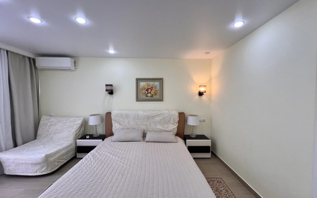 Prostornaya ryadom s morem Flat