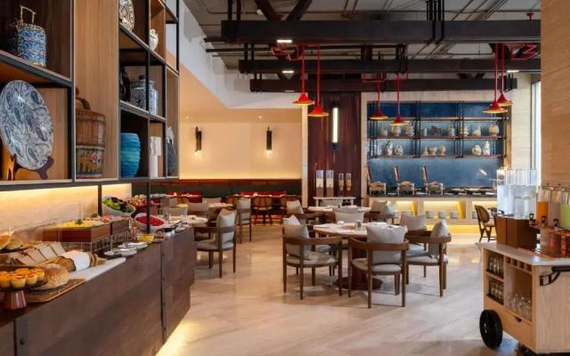 Mercure Bangkok Surawong