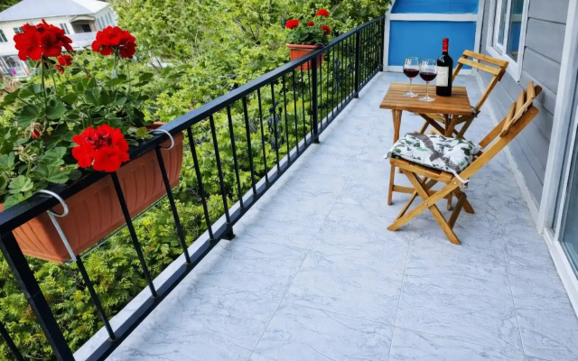 Гостевой Дом New Batumi with Balcony & View