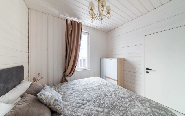 Гостевой дом LuckyHomeRent Домик у Озера 2