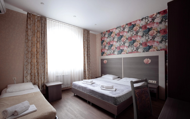 Rich Hotel