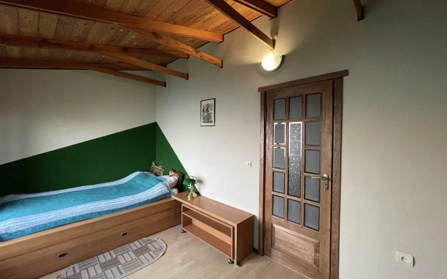 Dvukhetazhny Na Ulitse Drazhinskogo 33 Private house