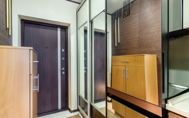 Komarova 12 Flat
