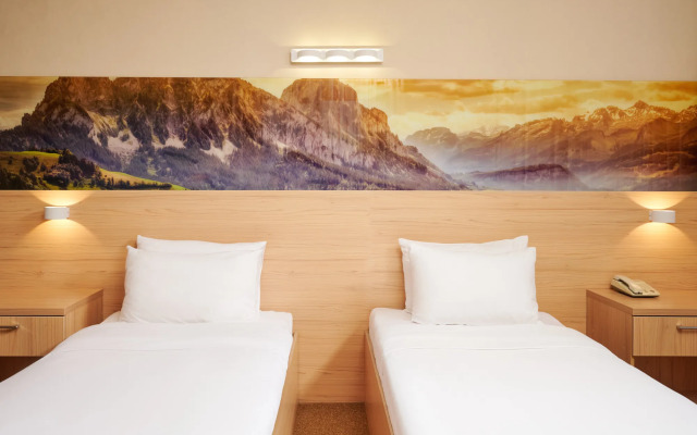 AurA Aquarelle Hotel