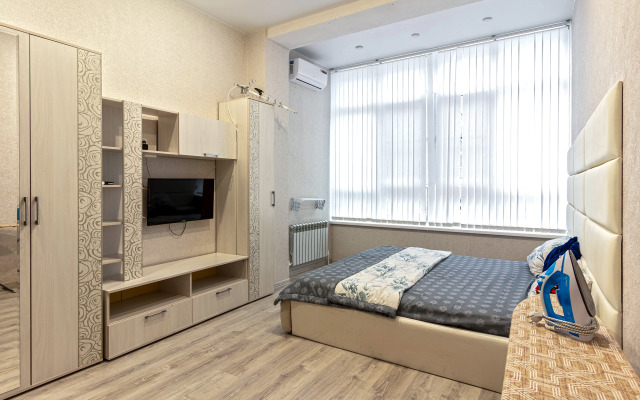 Znamenitaya Krymskaya Flat
