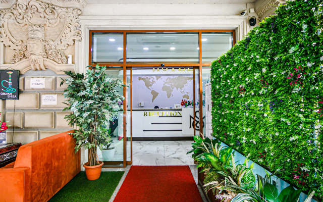 Maris Baku Hotel
