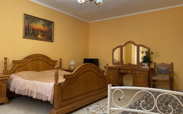 418 Tolstogo 36 Apartments