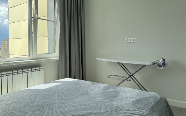 S Panoramnym Ostekleniem I Dizaynerskim Remontom Flat