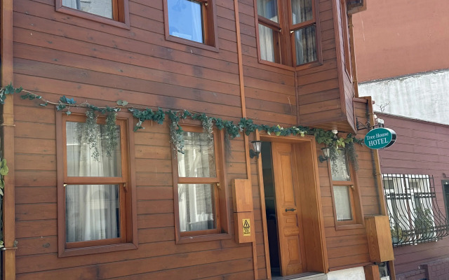 Отель Tree House