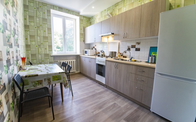 Prostornye trehkomnatnye apartamenty v kurortnoy chasti Zheleznovodska