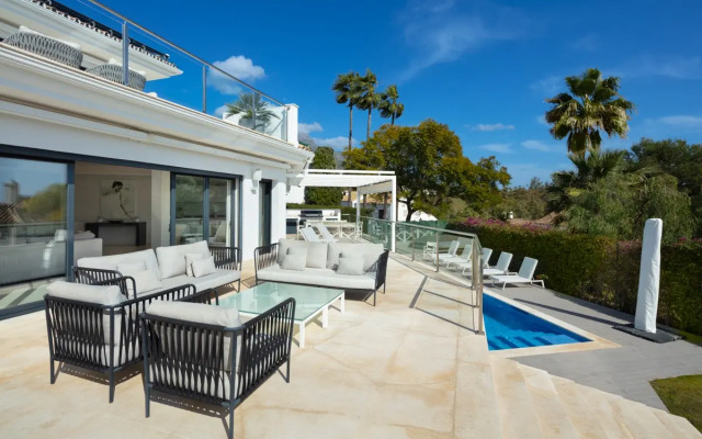 All About Villa Breeze