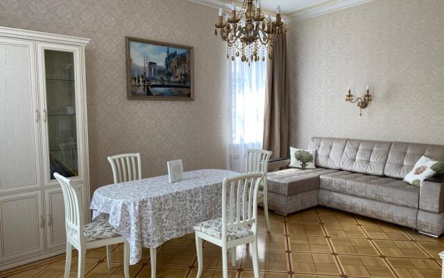 Апартаменты Двухкомнатная квартира на Жуковского 34