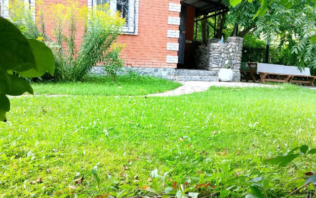 Oreshek Guest House
