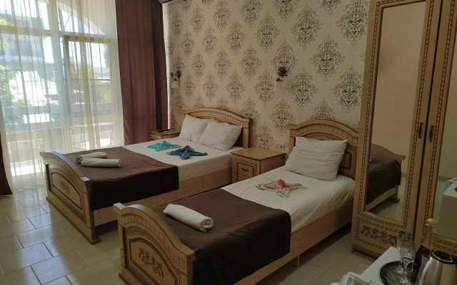 Robert I Oksana Guest house
