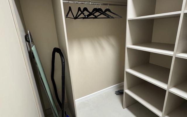 Uyutnaya Novaya S Shikarnym Raspolozheniem Flat