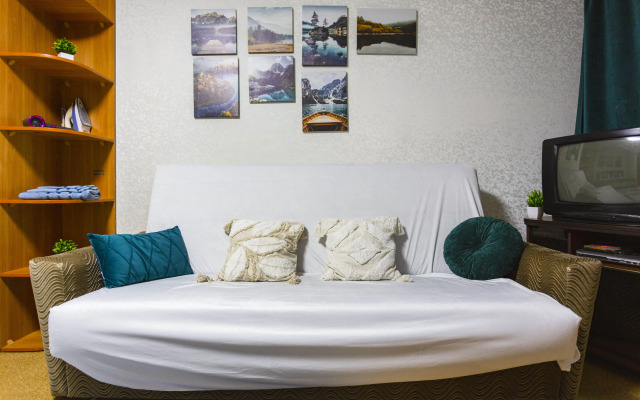 Na Ulitse Belovezhskaya 47 Flat