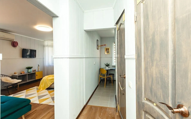 Na Chaykovskogo 6 Flat