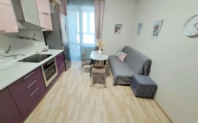 V Tsentre Goroda Flat
