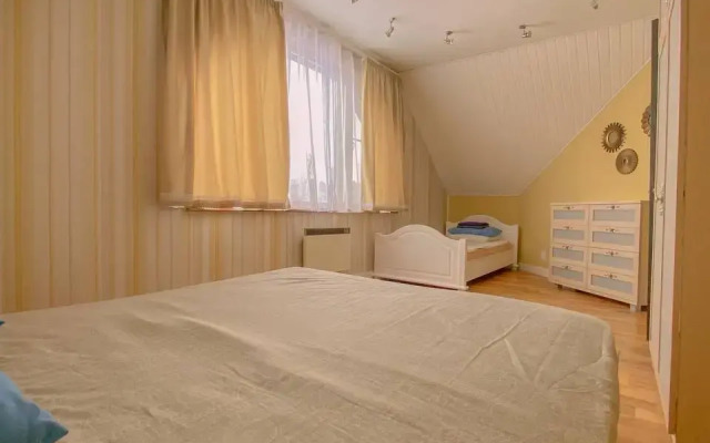 Семейно-Туристический загородный клуб Карамелькино Коттедж 2