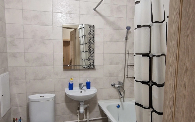 Na Neftyanikov 7 Flat