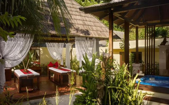 Курортный отель Royal Island Resort & Spa