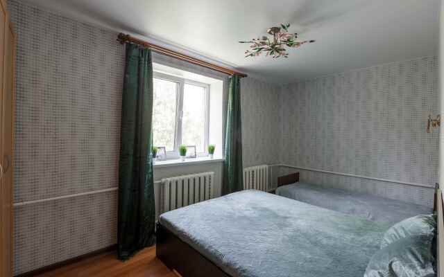 SmolSutki Novo-Chernushenskiy pereulok 1/2 (2komn) Flat