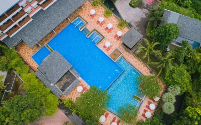 Peach Blossom Resort & Pool Villa