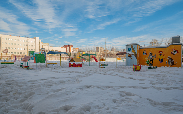 Na Ulitse Furmanova Apartments