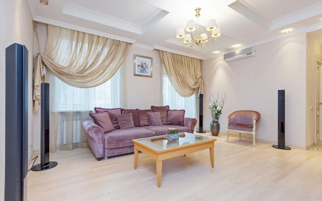 Dvukhkomnatnye v Tsentre Minska na Karla Marksa 8 Apartments