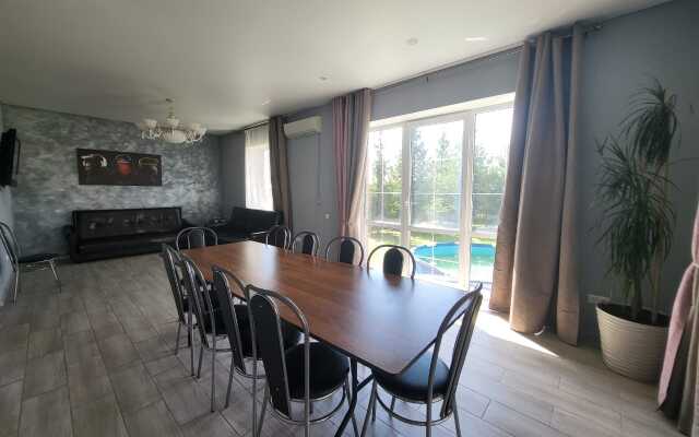 Na Klenovoy Ulitse Private house