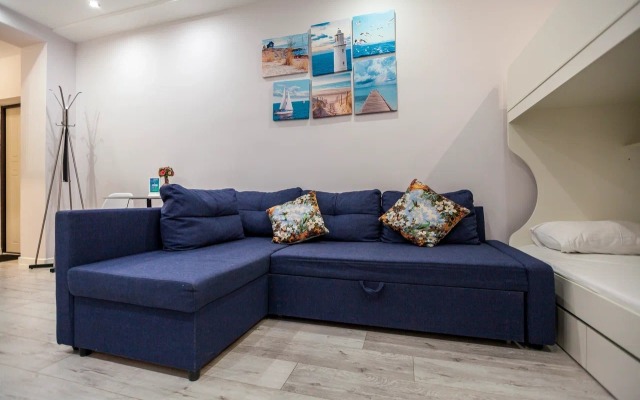 U Morya S Basseinom v ZhK Solnechnyij apt18 Apartment