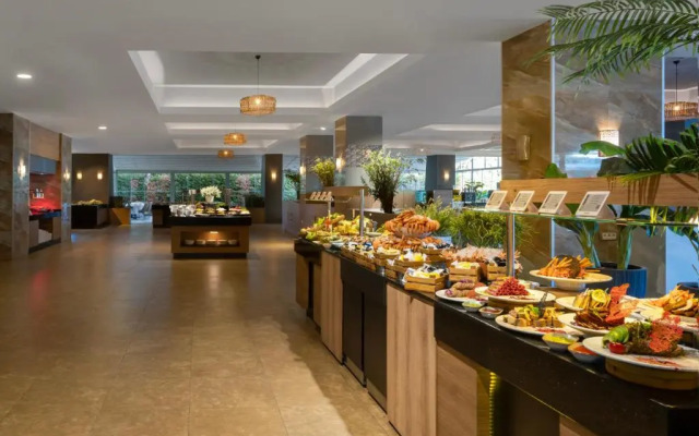 Liberty Kuşadası Resort - All inclusive