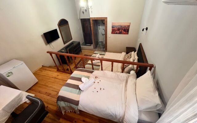 Tarihi Sari Konak Hotel