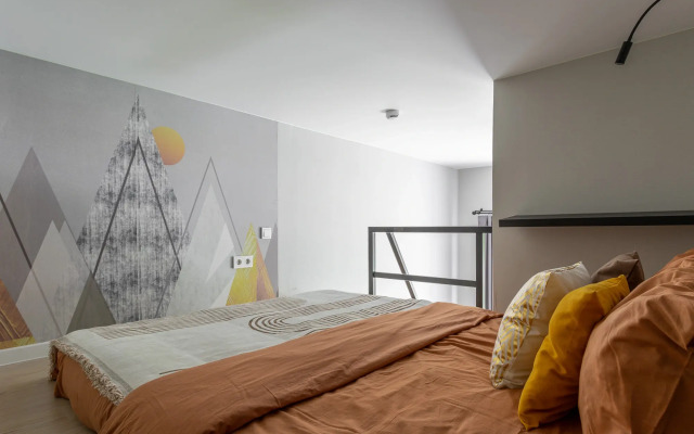 Stilnye Dvukhurovnevye S Besplatnoy Parkovkoy I Parkom Apartment