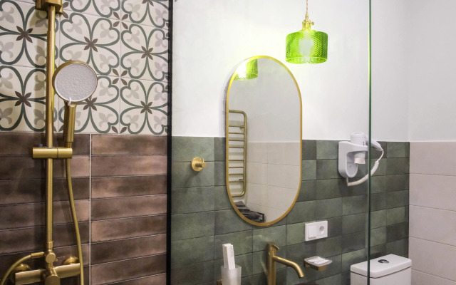 Studiya Olive U Ozera Flat
