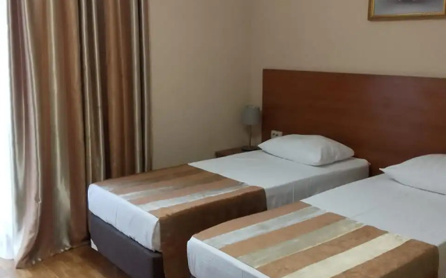 Kiparis Hotel