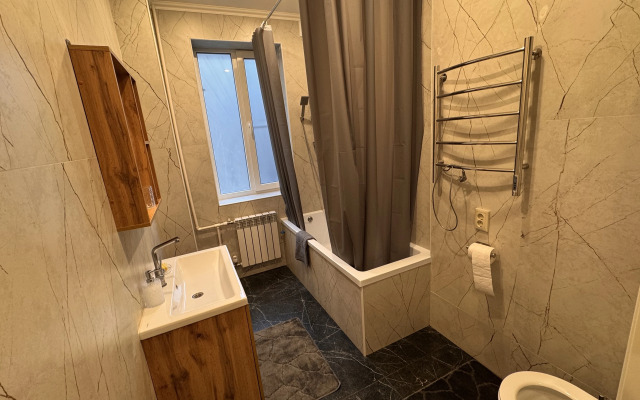 Квартира двухкомнатная только после ремонта в самом центре города