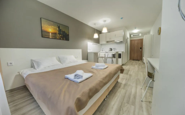 Na Ulitse Salova, 61 0906 Flat