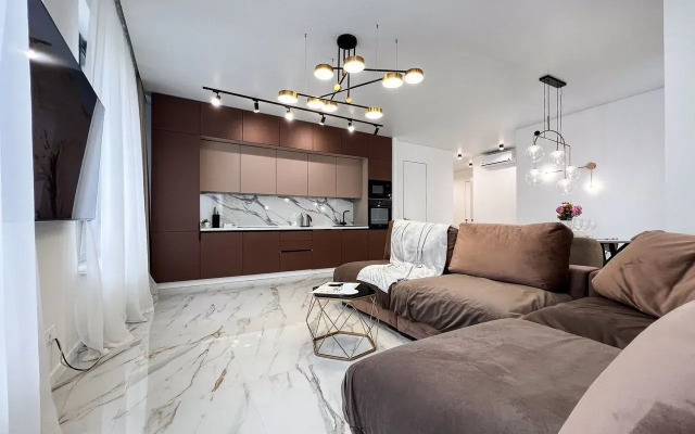 Dizaynerskaya Yevro 2ka Sunvilles V Savin Khaus Flat
