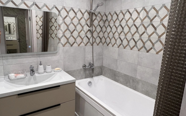 Квартира 2-х комнатная город Киров улица Молодой гвардии 102