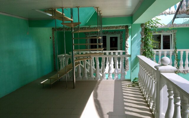 Faina Guest house