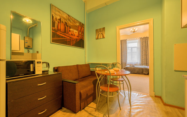 Sutki Rent  in the Golden Triangle Apartments