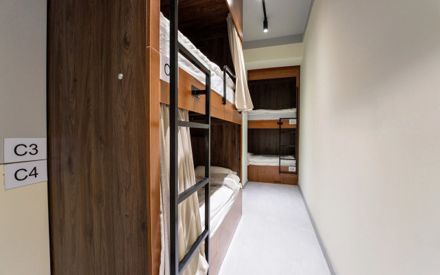 Qlife Hostel