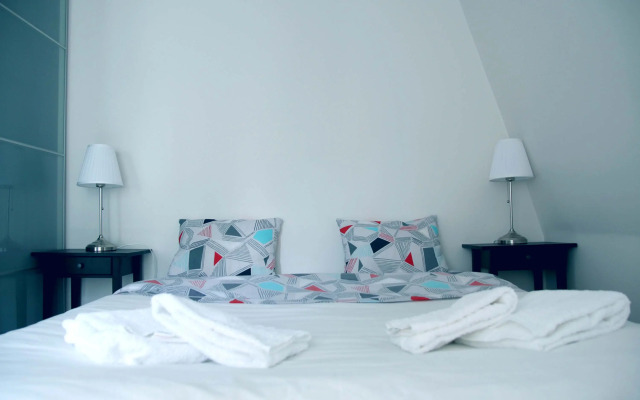 Rue de Ponthieu Central Furnished Apartment
