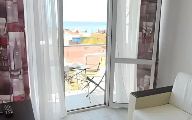 S Panoramnyim Vidom Na More Apartments