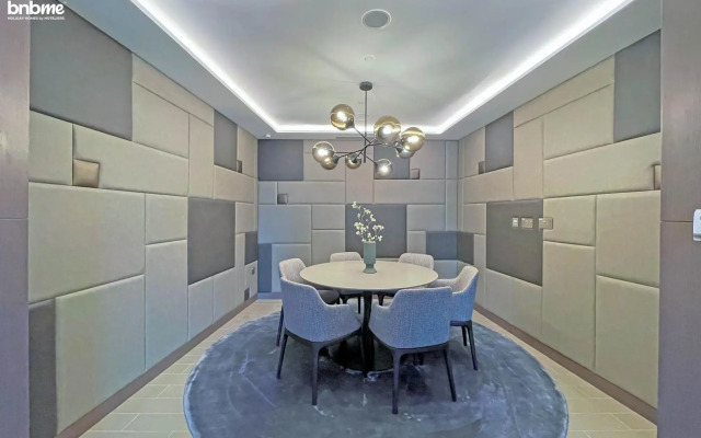 Bnbme, Opera Grand 2 BDR Apartments