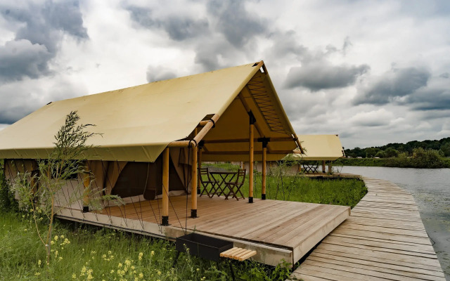 Ostrov Glamping